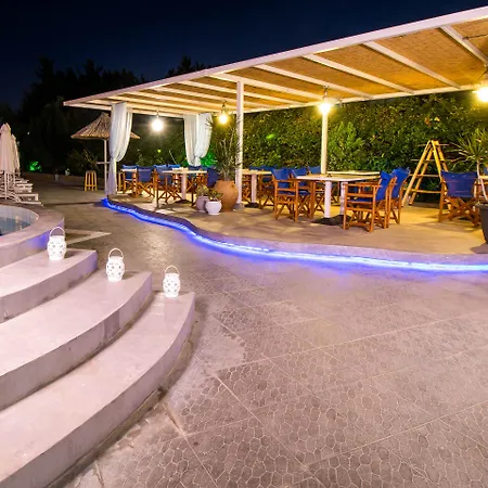 Apartahotel Tinas 2*