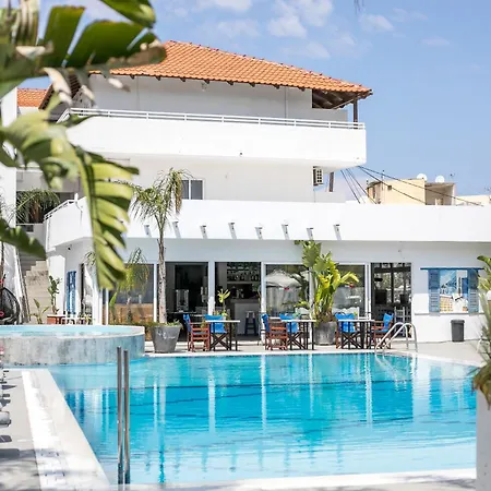 Apartahotel Tinas