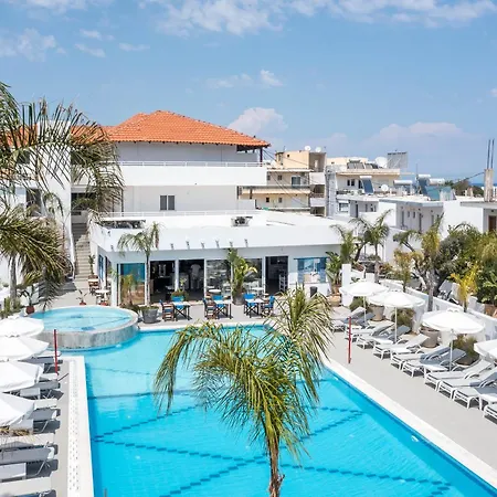 Apartahotel Tinas 2*