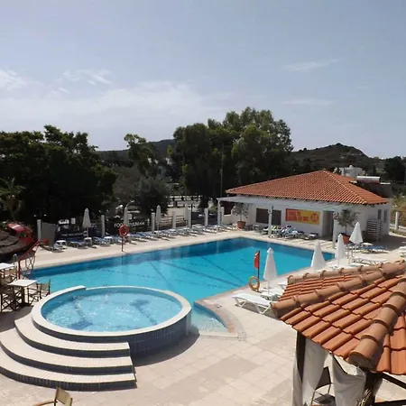 Tinas Apartahotel 2*
