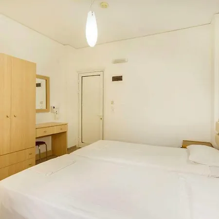 Tinas Apartahotel